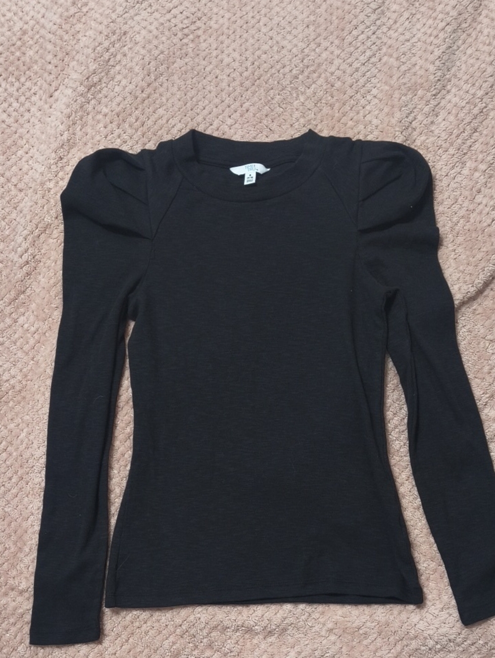 Women’s Black Puff Shoulder Long-Sleeve Top
